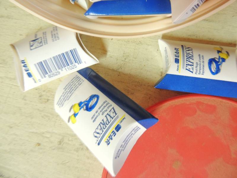 lot 169 image: Express Pod ear plugs x 35