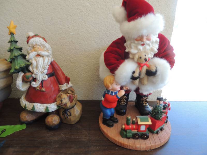 lot 209 image: Christmas dcor  - SANTA & BOY, SANTA WITH BAG OF TOYS, SANTA & STARas shown