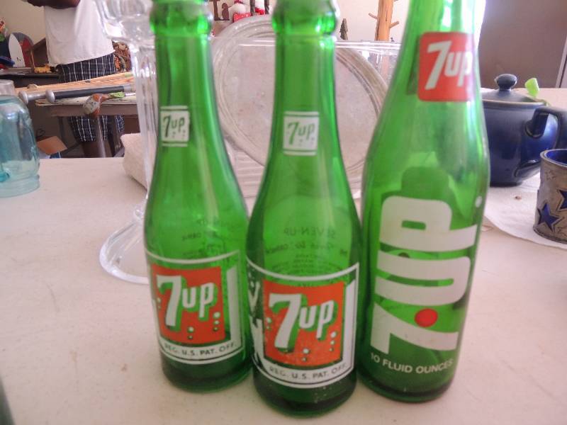 lot 236 image: 7up bottles -  DuraGLASS  Alpine TX and Roswell NM