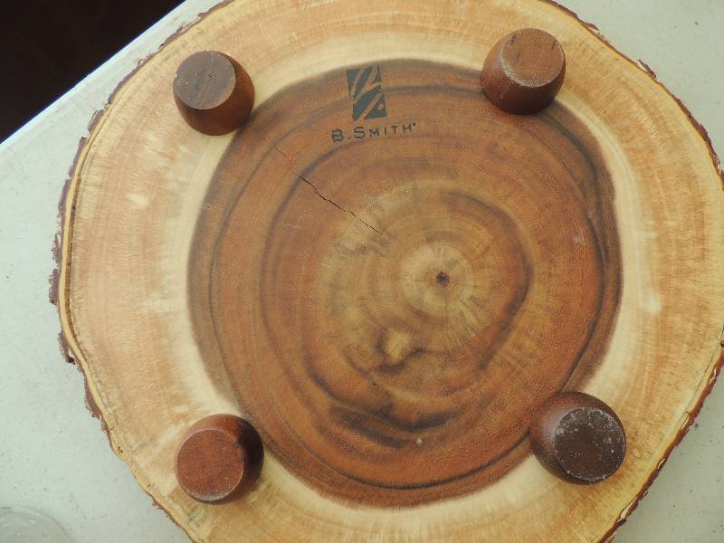 lot 242 image: Wood slice trivet by B Smith 14 diameter