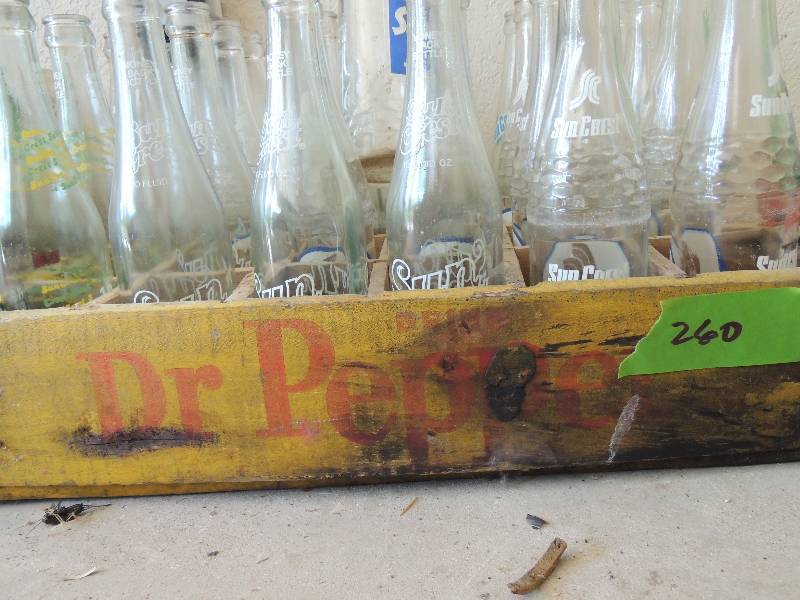 lot 260 image: Yellow Dr. Pepper Crate  MARKED - Dallas, Waco and San Antonio - CONTAINS SUNCREST BOTTLES  W 4 DIFFERENT LOGOS on it