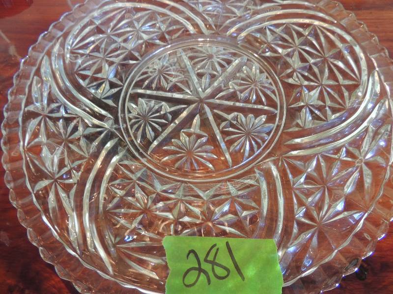 lot 281 image: Beveled dcor serving tray and footed Trifle bowl