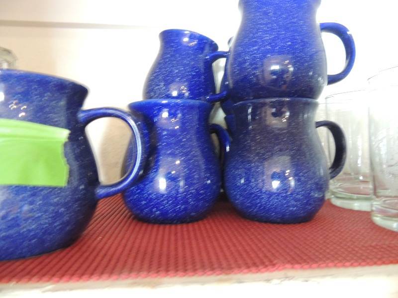 lot 291 image: 4 speckled coffee cups