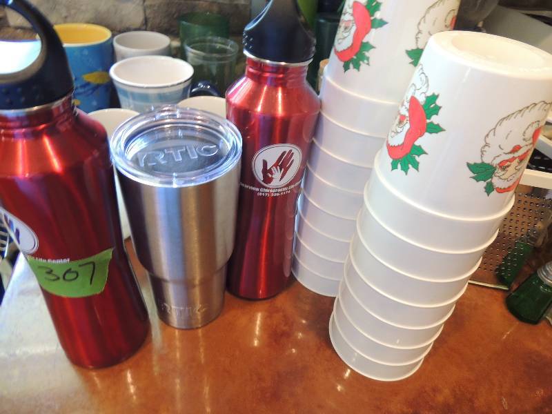 lot 307 image: 2 Thermos cups 1 arctic cup and 15 Santa cups