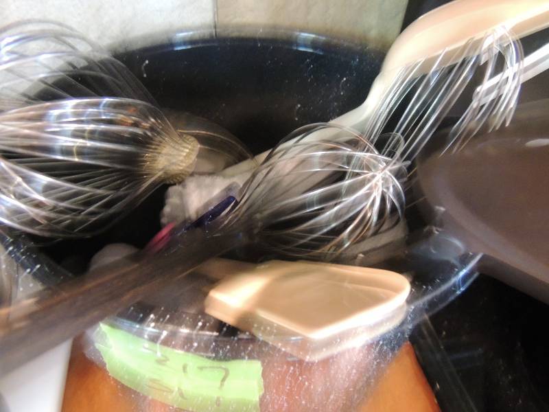 lot 317 image: Blue speckled pot, 2 spoons, 3 whisks, 2 spatulas, knife
