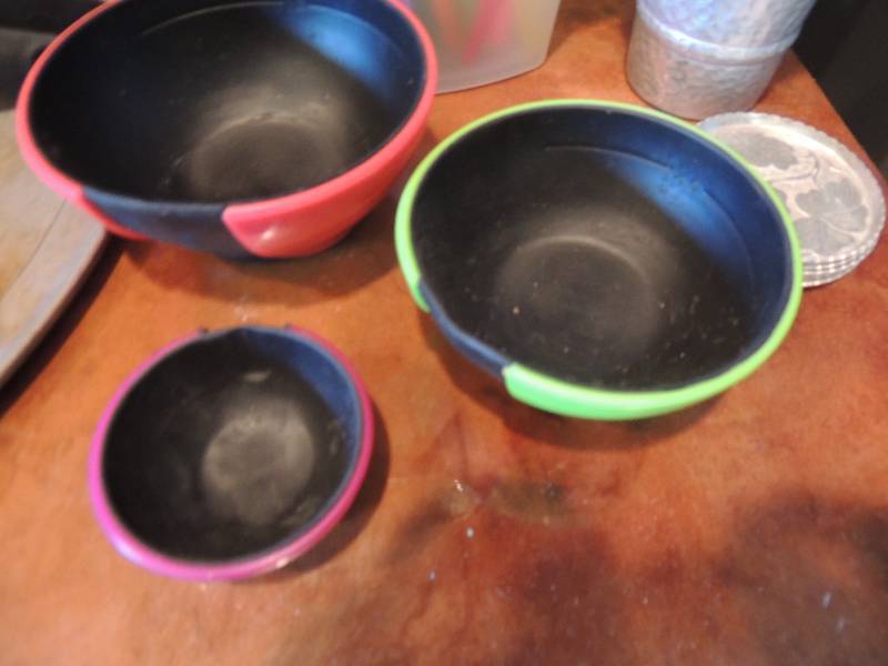 lot 325 image: measuring bowls,  coasters,  covered plates and more