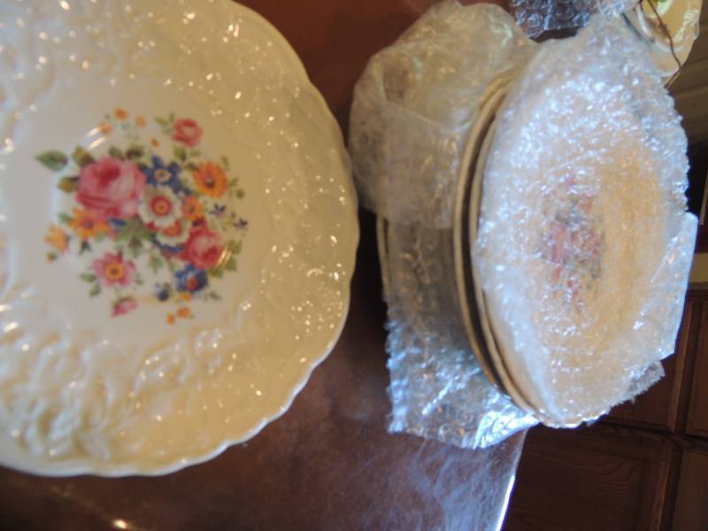 lot 335 image: Pope Gosser China Rose Point x 10