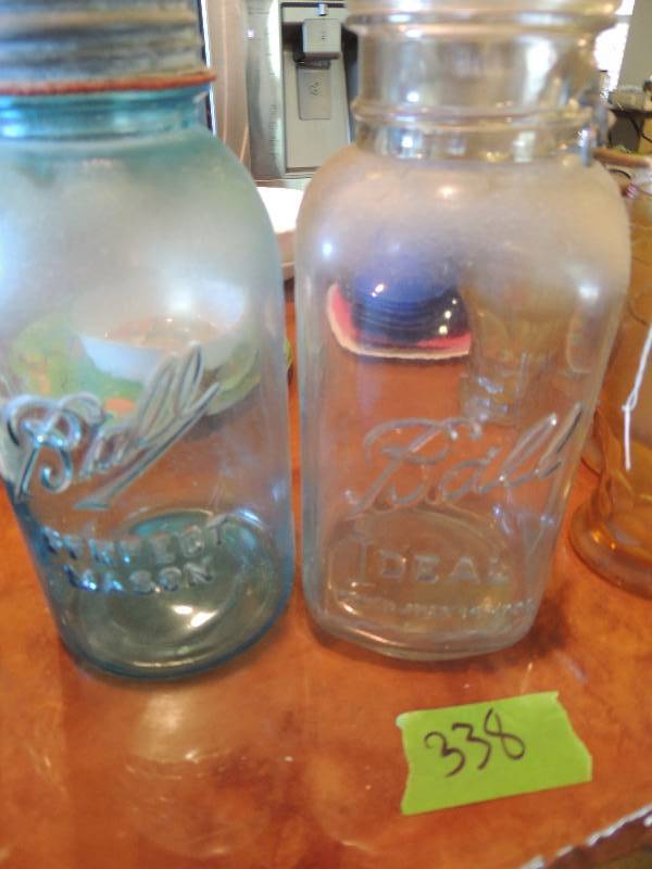 lot 338 image: Ball perfect mason jars x 3 - 2 big,  1 small
