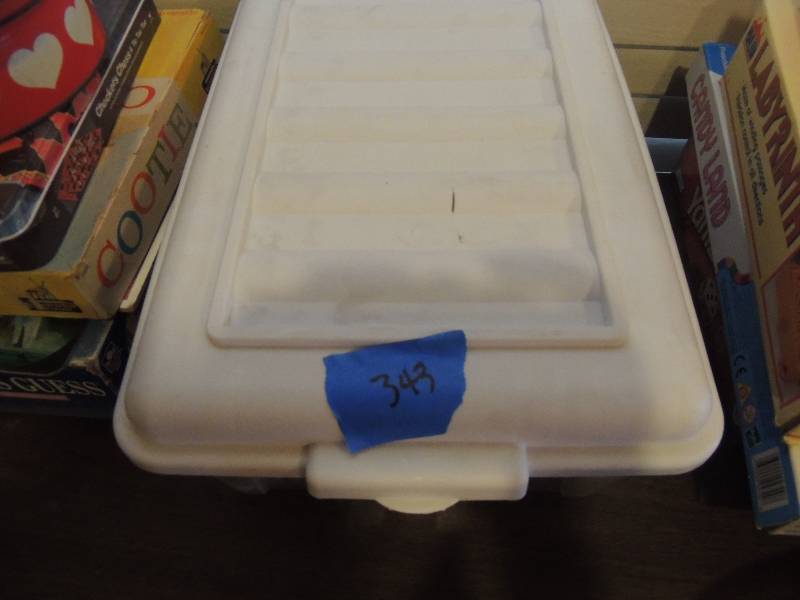 lot 343 image: Lot of markers, crayons, pencils pens and clear eggs