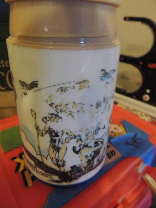 lot 345 image: Master of the universe, Barbie, and Thermos lunch boxes