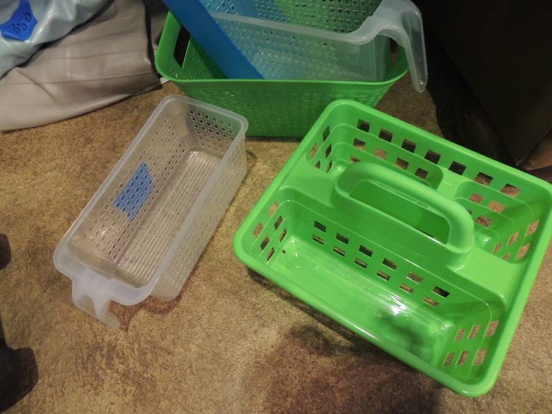 lot 349 image: 6 Toy buckets