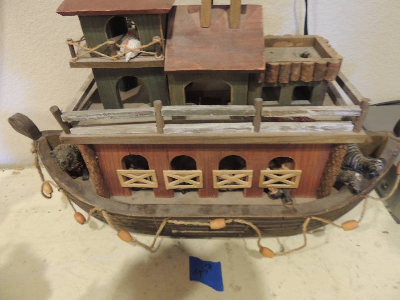 lot 357 image: Wooden Noahs ARK W ANIMALS