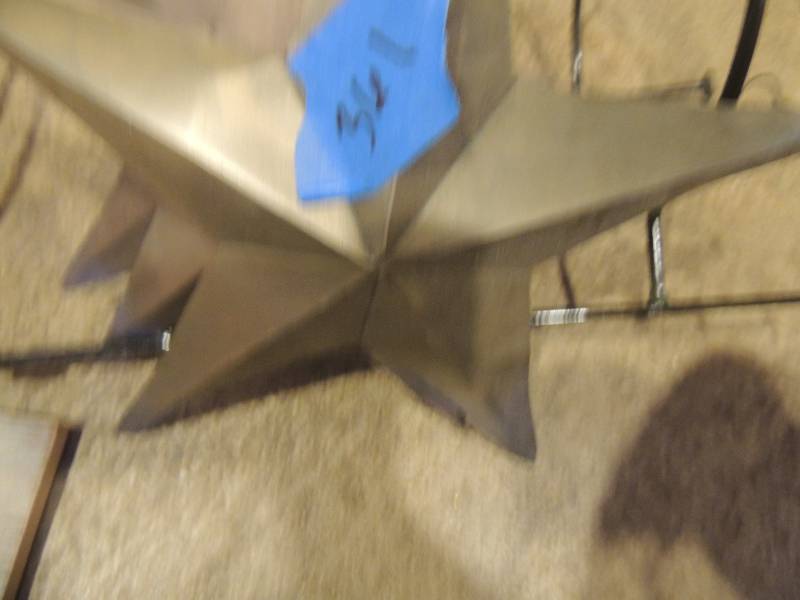lot 361 image: 3 METAL STARS,    4 level corner planter