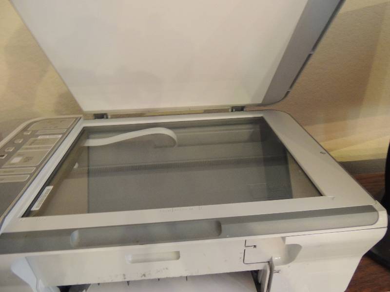 lot 375 image: HP desk jet F4235 All in one printer. DELL MONITOR