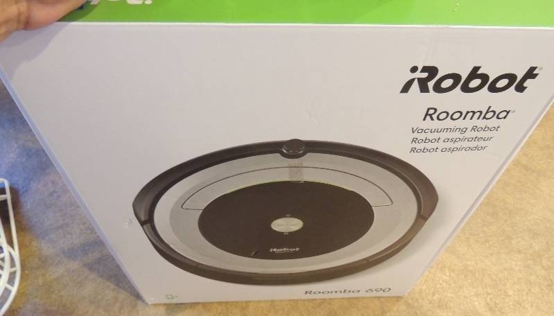 lot 388 image: Roomba Robot vacuum 690  NEW IN BOX