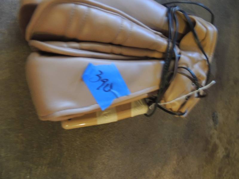 lot 390 image: Vintage massager