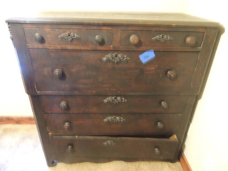lot 426 image: Antique dresser with 6 drawers 20x44 x44