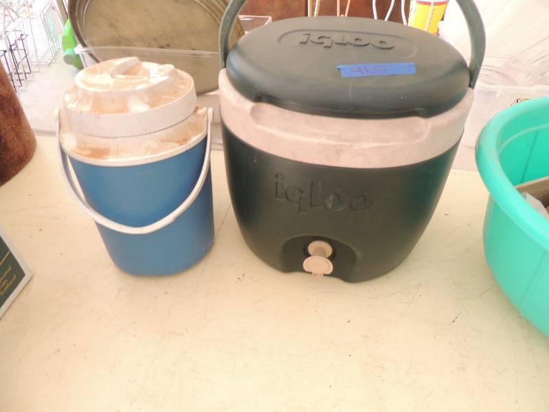 lot 465 image: Large green bucket, 2 IGLOO drink coolers and kids roller skates