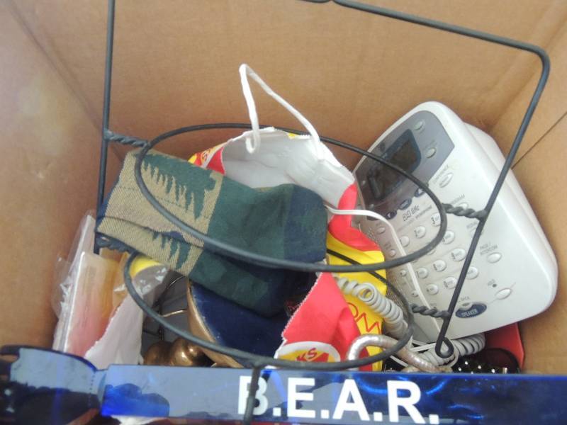 lot 466 image: Bear claw back scratcher and  home phone and candle stand