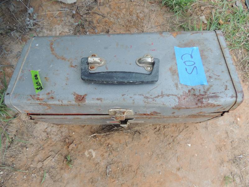 lot 502 image: SEARS craftsman tool box with various tools lid will not latch