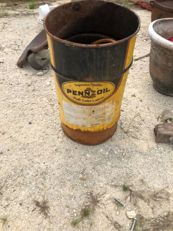 lot 479 image: Pennzoil oil can with oil pump inside - APPROX. 36 HEIGHT