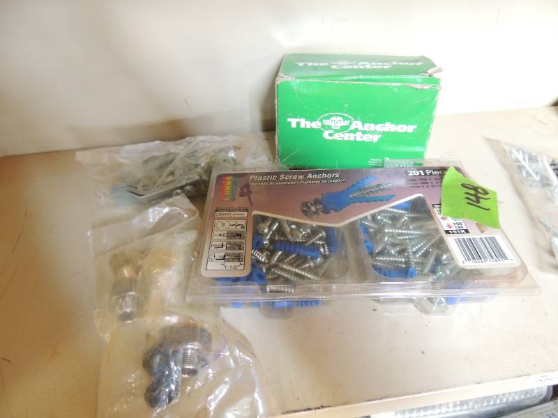 lot 148 image: Nylon anchors wscrews, & plastic anchors