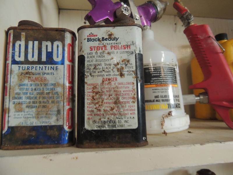 lot 46 image: Duro turpentine x 2 Paint guns