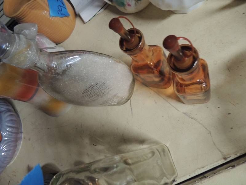 lot 390 image: Crystal bath salt bottle scotch bottles