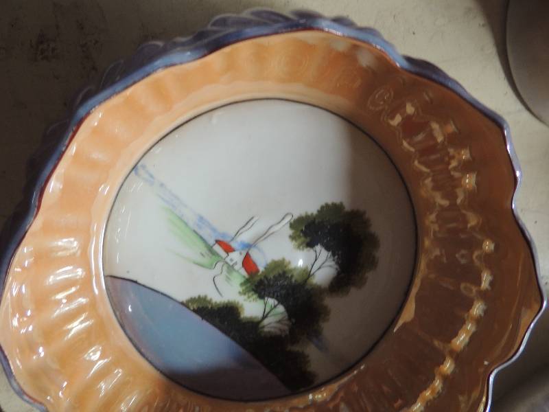 lot 77 image: Japan print dish, figurine, glass candy bowl