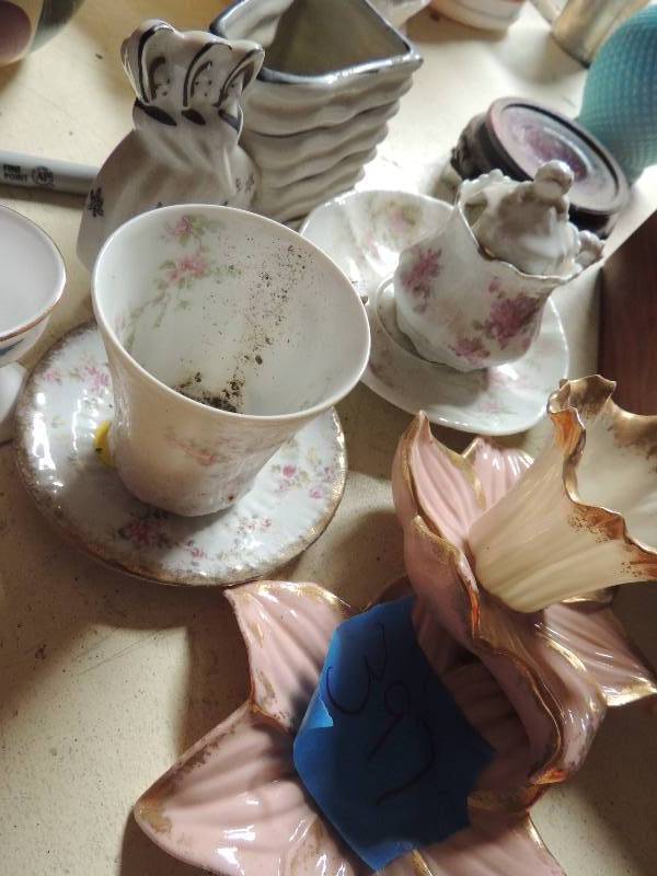 lot 397 image: Royal china Worchester England #130002 -  2 tea cup and plate  lady dcor made in japan
