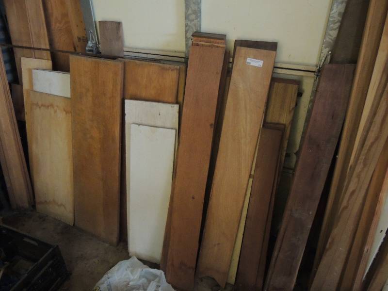 lot 74 image: Various pieces of wood