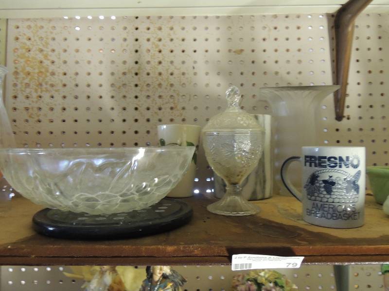 lot 79 image: Crystal candy dish, fruit bowl and mugs