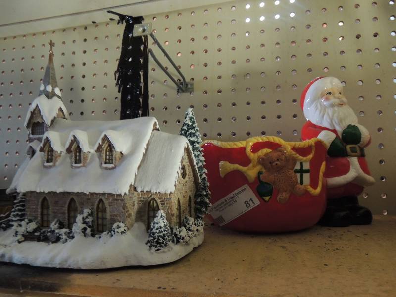 lot 81 image: Mantle display Santa candy dish