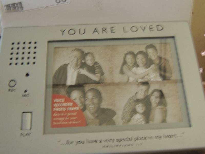 lot 83 image: 2 recordable picture frames