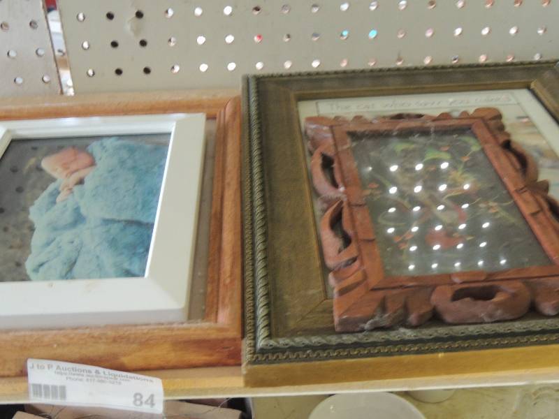 lot 84 image: various size picture frames