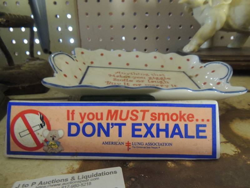 lot 89 image: Smoke don�t exhale sign and glass plates