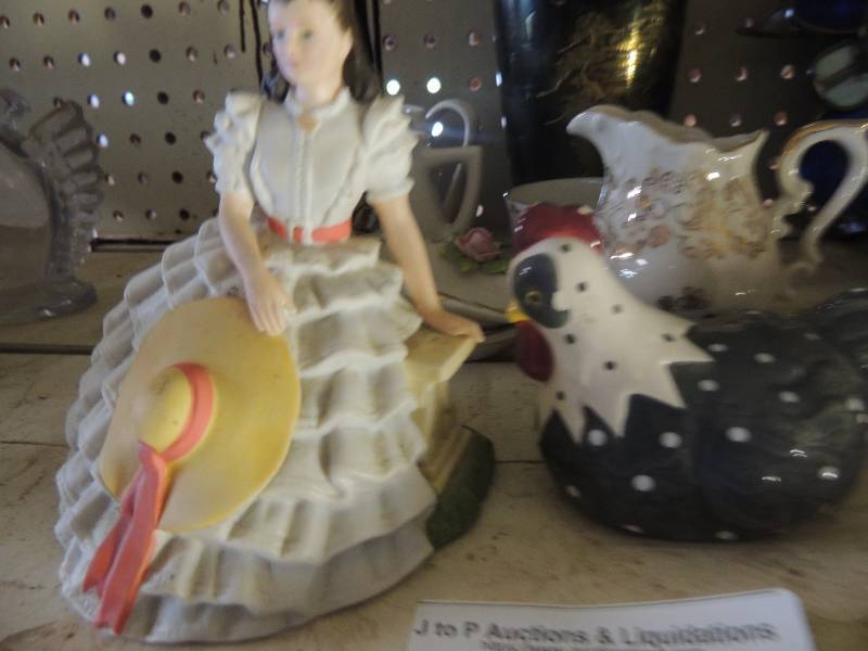 lot 92 image: 4 tea cups  black vase and figurine