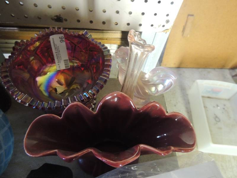 lot 96 image: Flower shape vase pink rooster carnival glass bowl