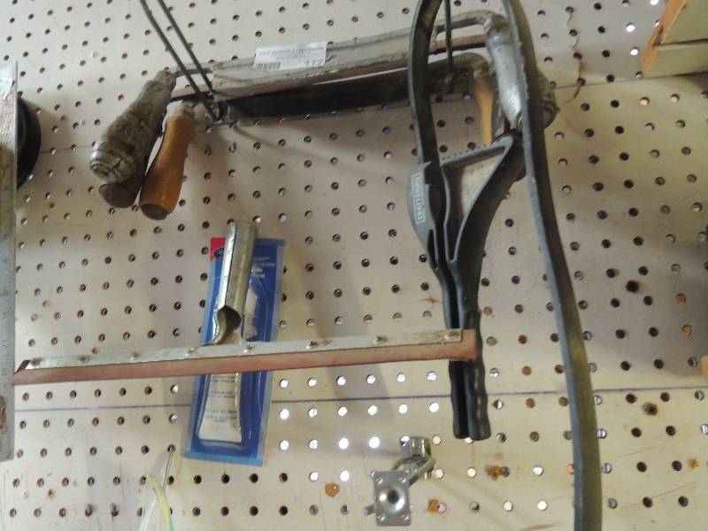 lot 112 image: 3 Draw saws