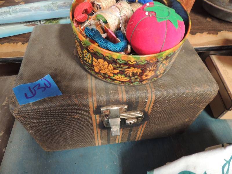 lot 430 image: Vintage sewing box with sewing supplies
