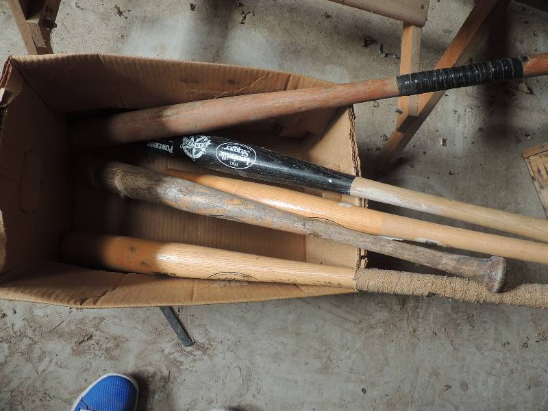 lot 118 image: Louisville slugger #180 LL797 , Pro Hanna LD baseball bats qty 5