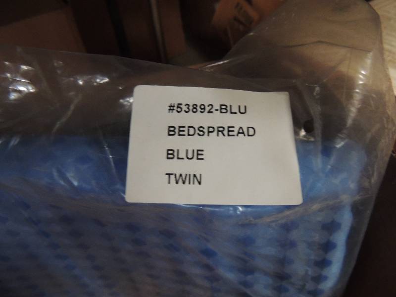 lot 437 image: Blue Garmin twin size bedspread