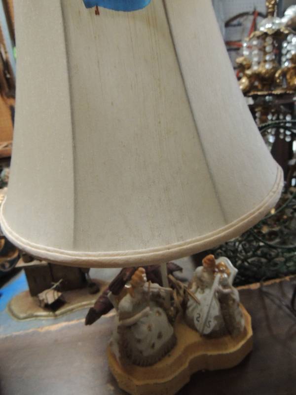 lot 449 image: Large lamp with musicians with shade