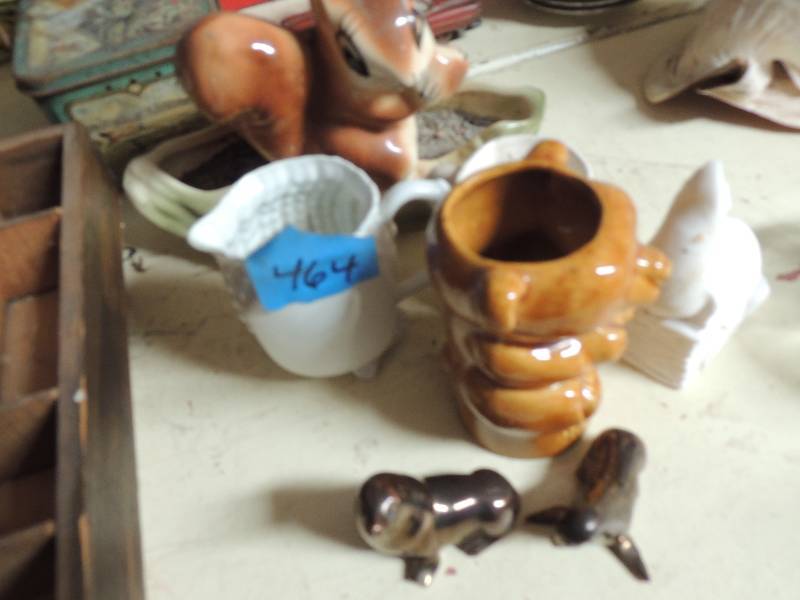 lot 464 image: Squirel on a stand Seal ceronic  tiedy Bea coctail for victorian china cup 12 ceramic seals