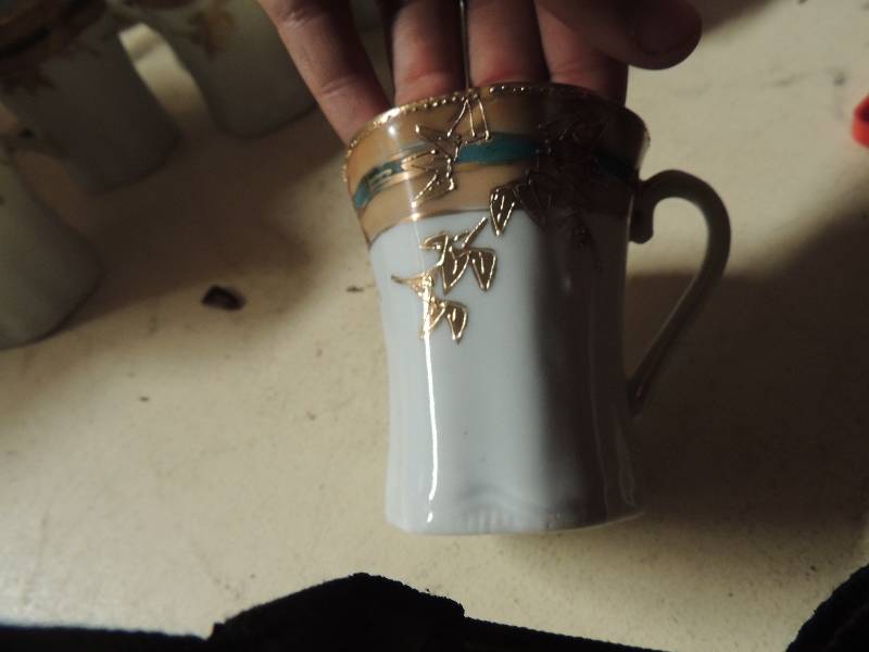 lot 470 image: 6 hand painted nippon  cups and saucers