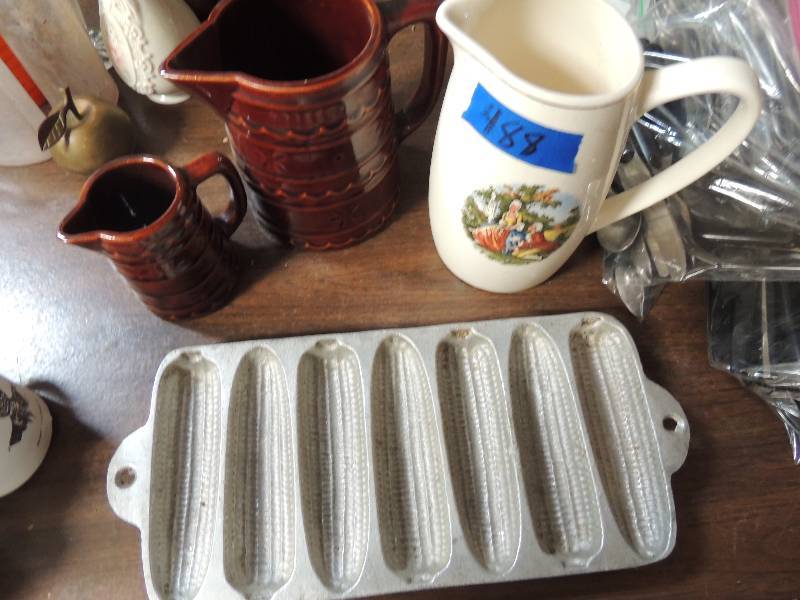 lot 488 image: CERAMIC PITCHER,   MARCREST PITCHERS  2 SIZES,by Hail,  And corn style cornbread pan