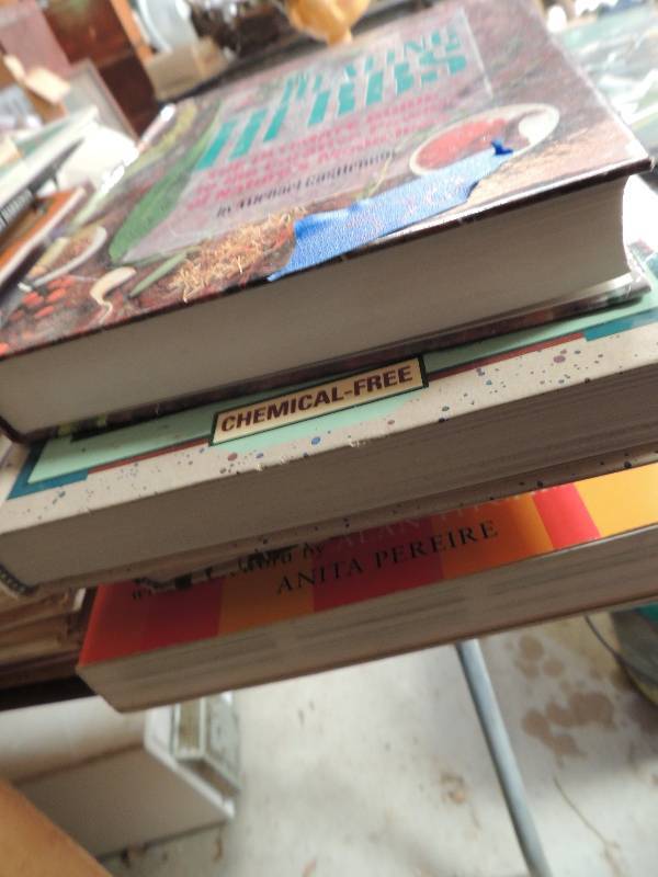 lot 530 image: 4 Gardening and Plant books