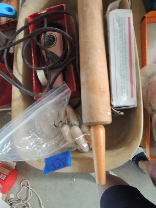 lot 538 image: Solid small Wahl showers rolling pen and corn shucks