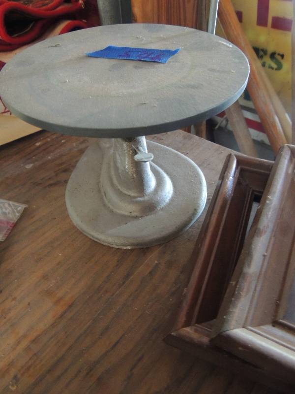 lot 546 image: Hand made turn table