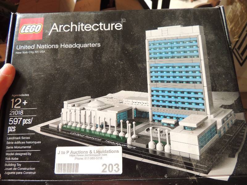 lot 203 image: LEGO ARCHITECTURAL - NEW   48 PC HOURSE PUZZLE